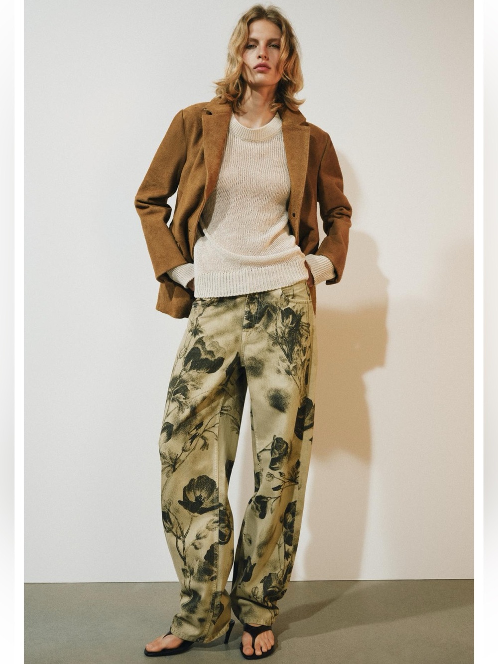 Zara Floral Barrel Leg Jeans Dark Beige Mid Rise Balloon Fit NWT US 6